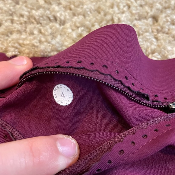 Lululemon Cropped Leggings size 4 - Picture 5 of 6